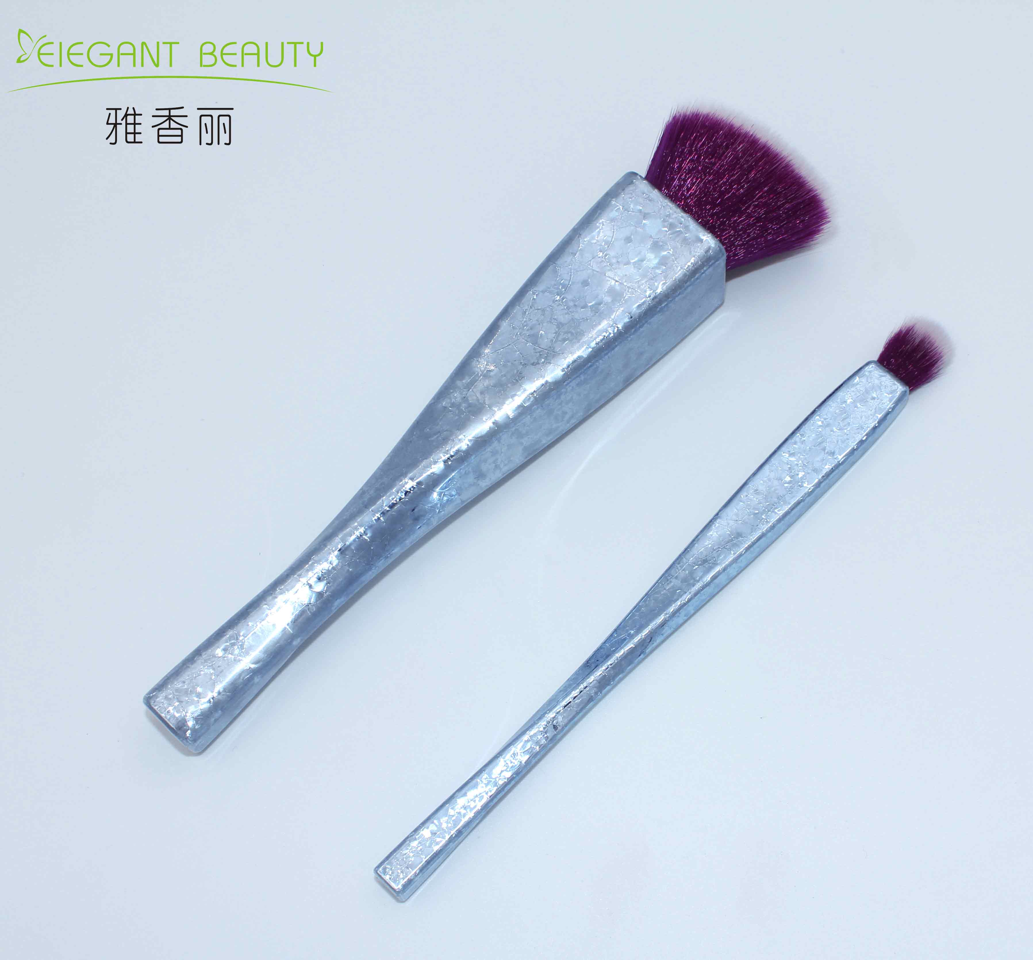 企鹅电竞平台
：打造专业妆容的必备之选